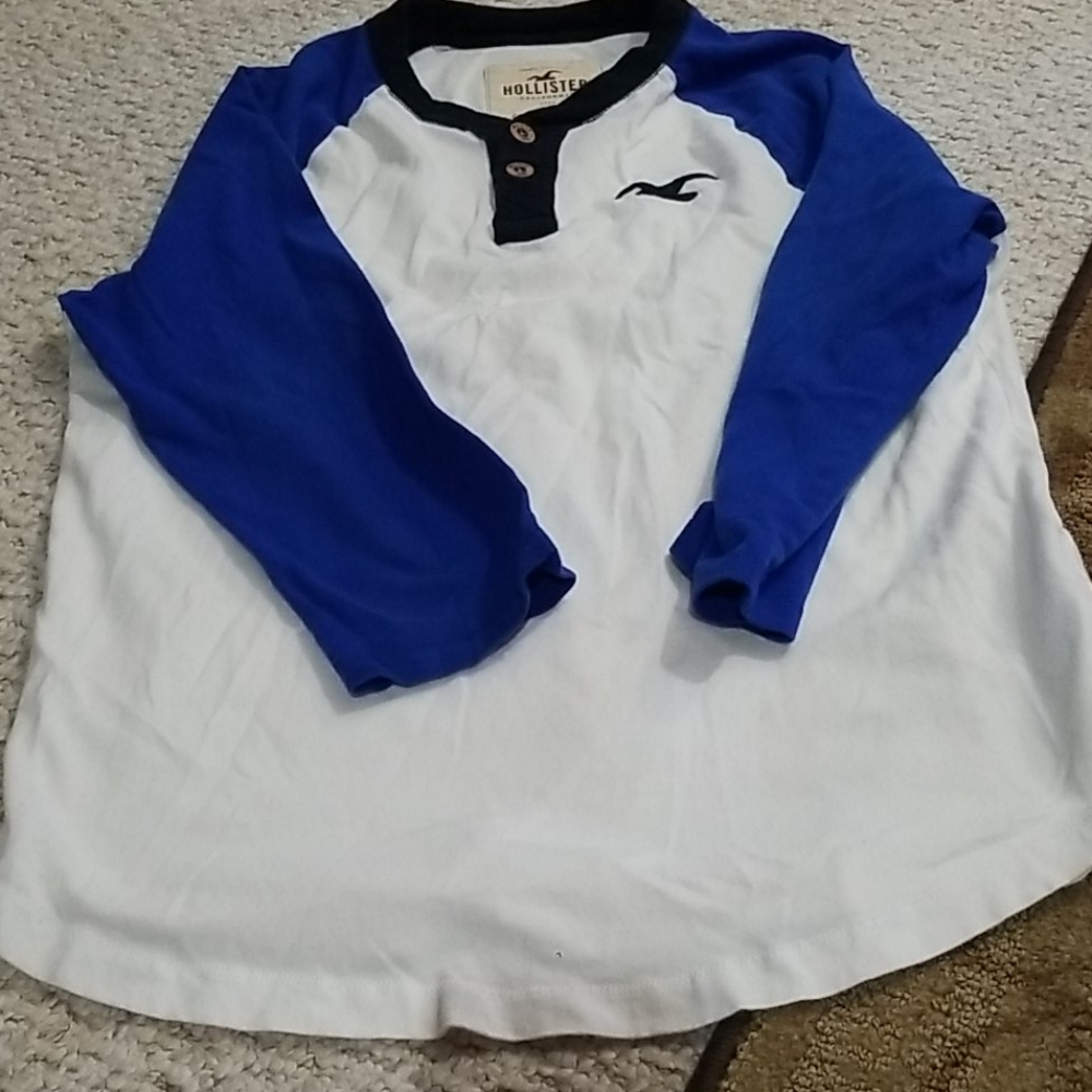 Hollister pullover shirt